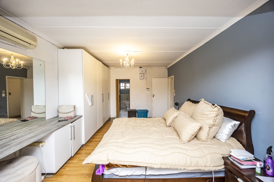 4 Bedroom Property for Sale in Nahoon Valley Park Eastern Cape